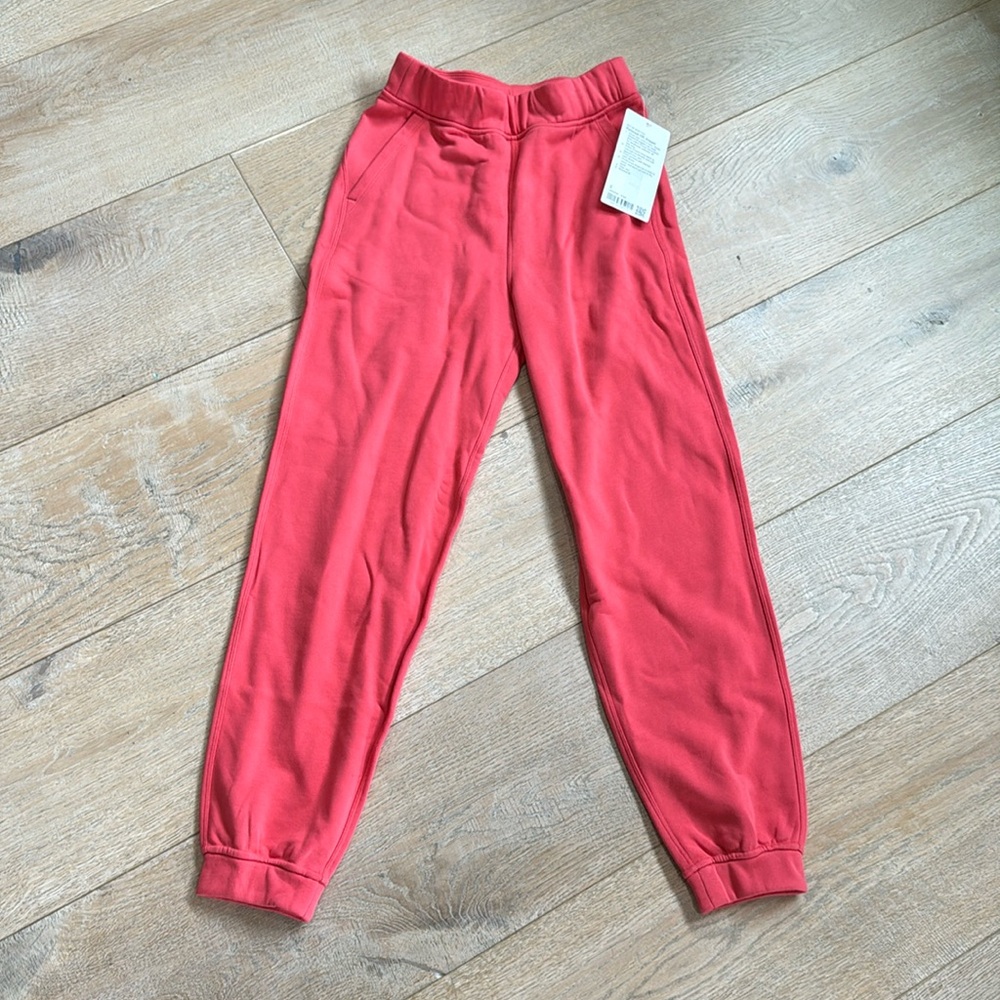 NEW WITH TAG Lululemon jogger adjustable waist & pockets.  Size 2, Terry fabric